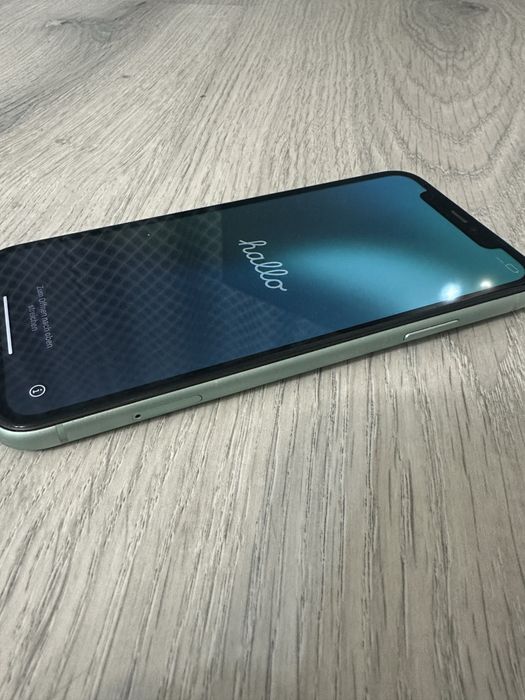 Продам iPhone 11, 64 GB, ярко-зелёный