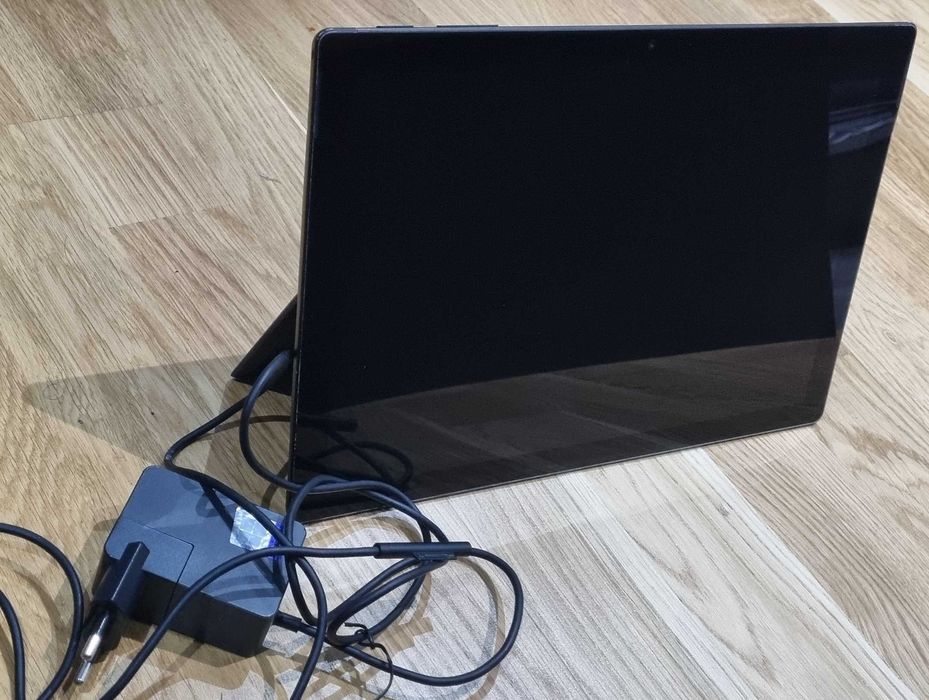 Microsoft Surface Pro 6, 256 Gb SSD, 8 Gb RAM, i5-8530U CPU, model 1796