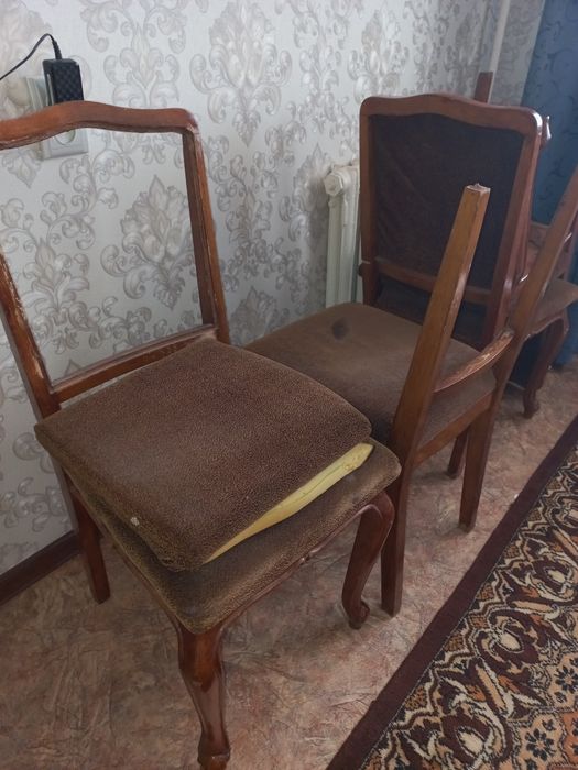 Бесплатно стулья нуждается в рестоврации