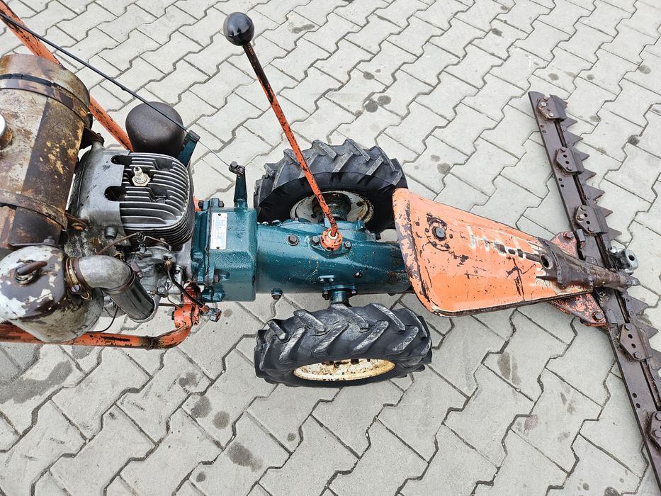 Cositor de fîn reform 158 ( carpatina) motor rotax