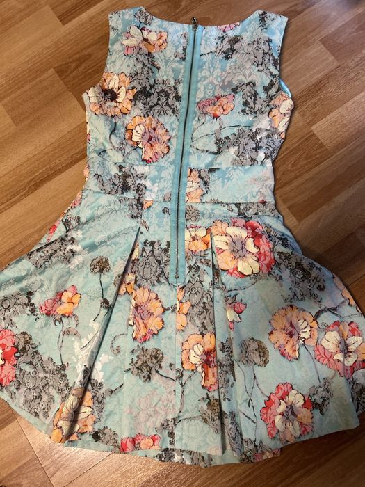 Страхотни рокли Луци /Lucy и други.