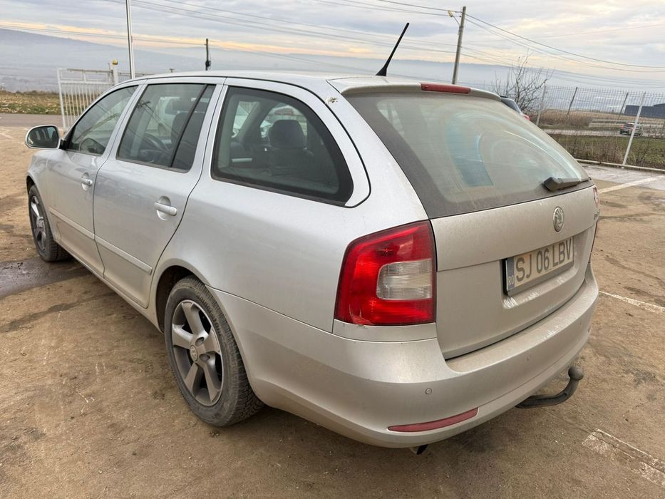 Dezmembrez / Dezmembrari / Piese / Accesorii Skoda octavia 2 facelift break 2011 1.2 tsi CBZ cutie LHY, stanga