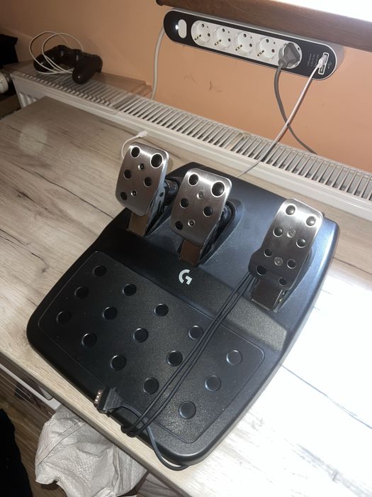volan de gaming logitech g923 cu pedale