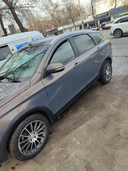 Lada Vesta cros 1.8