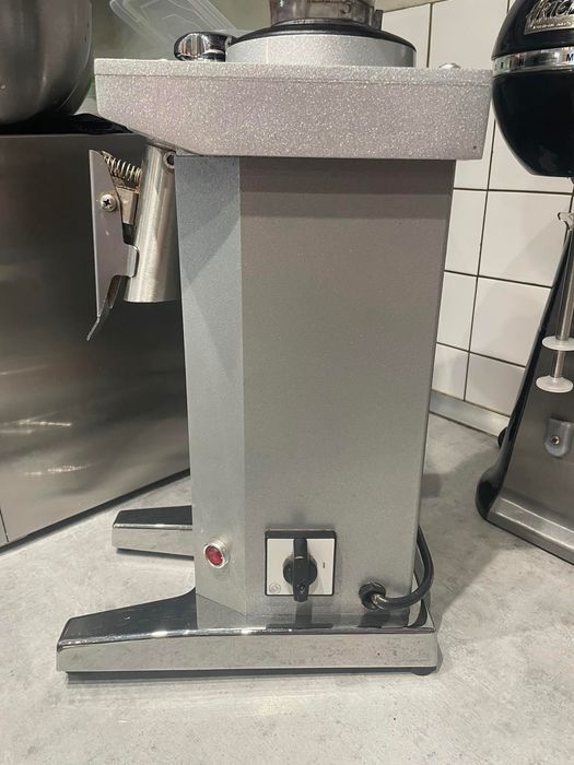 Eureka Mignon Професионална кафемелачка – 350€