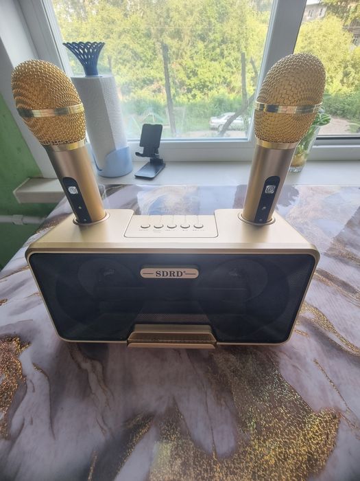 Продам  колонку с микрафонами новое