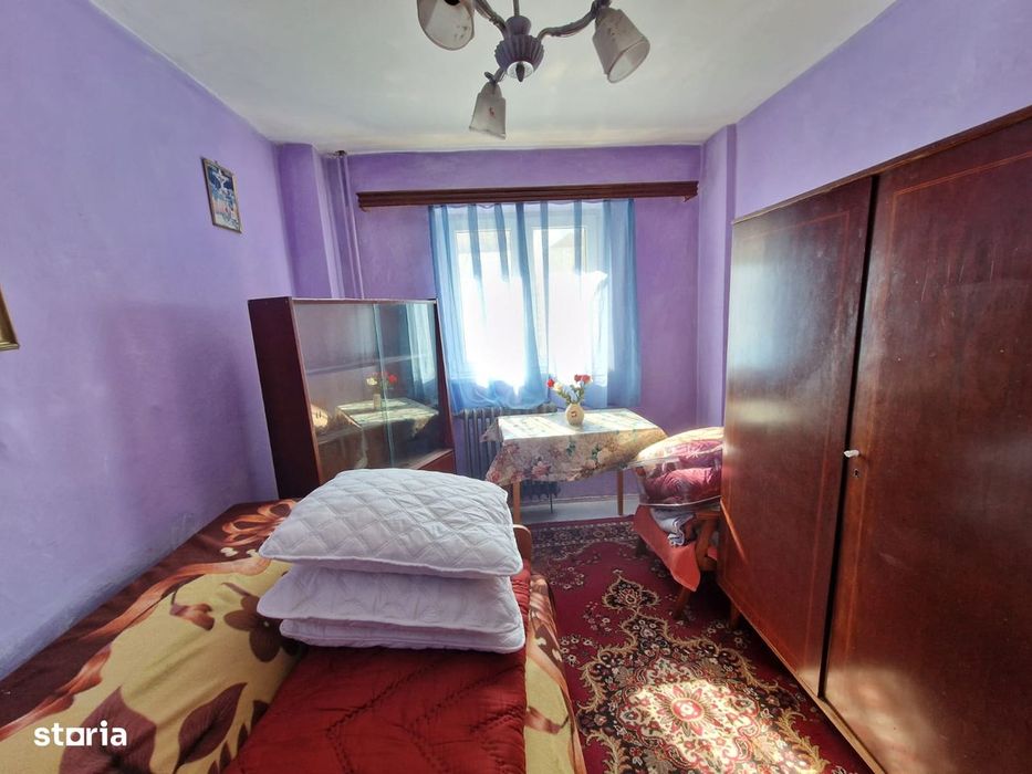 Apartament 4 camere etaj 1,Alexandru cel Bun
