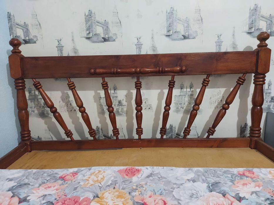 Кровать двуспальная, деревянная
