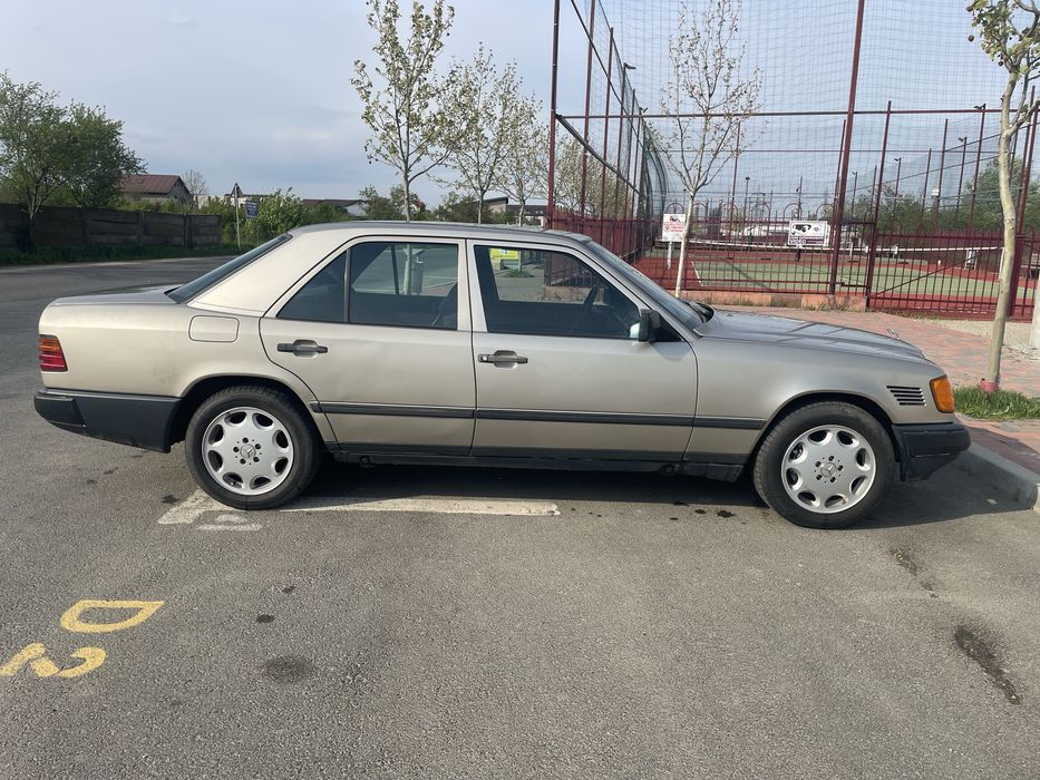 MERCEDES-BENZ E-Class 1988 — imagine 3