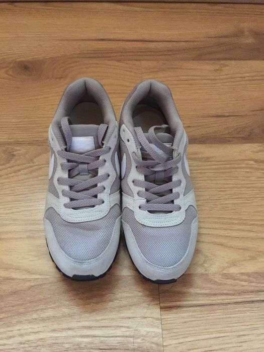 Дамски маратонки Nike