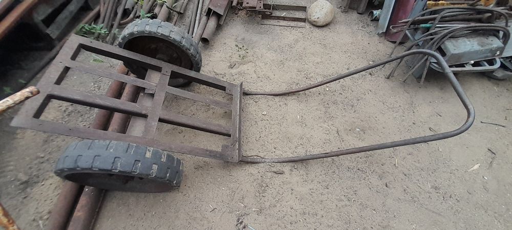 Продам две тележки тяжелые