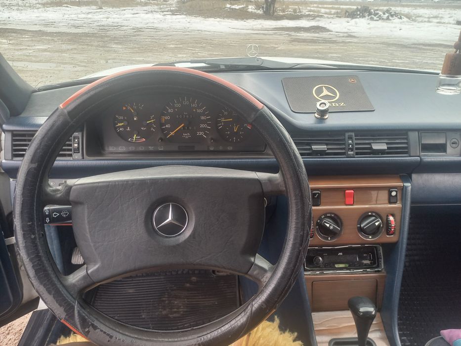 Мерседес 124 102