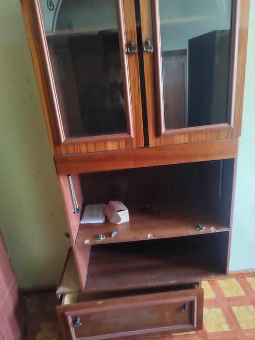 Продам шкаф шифонер почьти даром