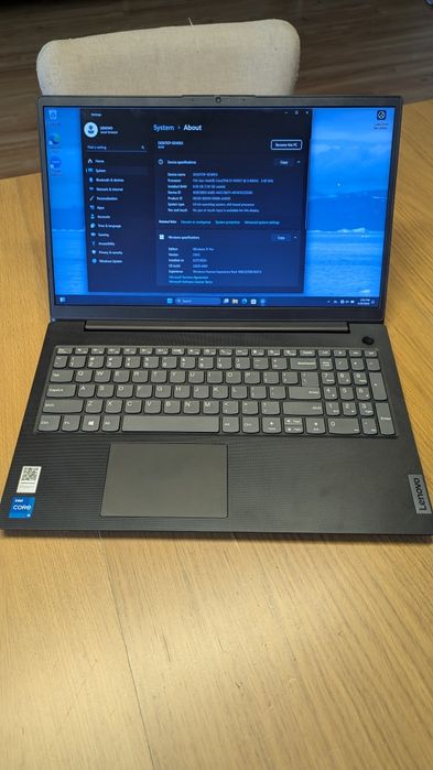 Laptop Lenovo V15 G2 ITL ca nou i5-1135G7, 8 GB RAM, SSD 512 GB