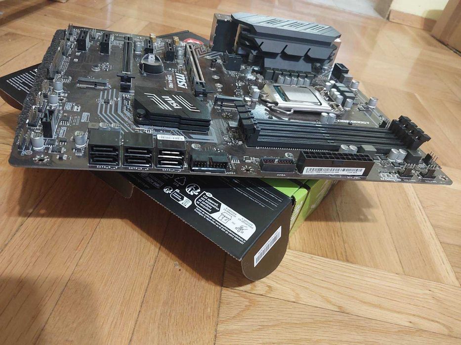 Intel Core i7 9700K + MSI Z390-A Pro