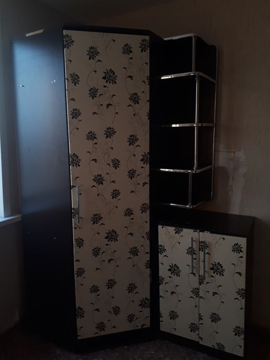 Срочно Продам шкаф и тумбу