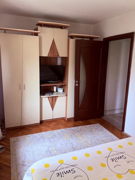 Inchiriez apartament 3 camere