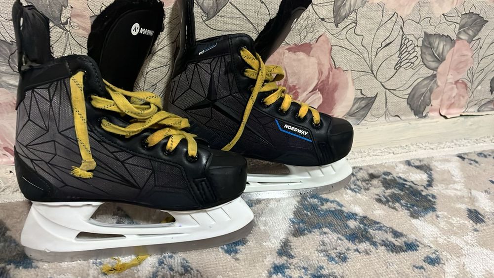 Продам бу каньки