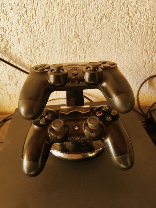 Плейстейшън PS 4 pro 1TB с 9 игри