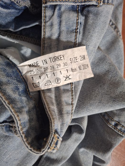 Продам новые джинсы