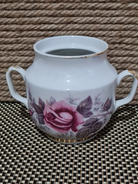 Изделия из фарфора