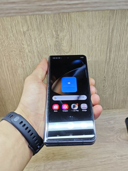 Samsung Galaxy Z Fold 4