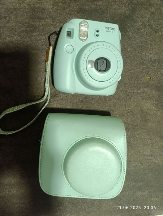 продаётся instax mini 9