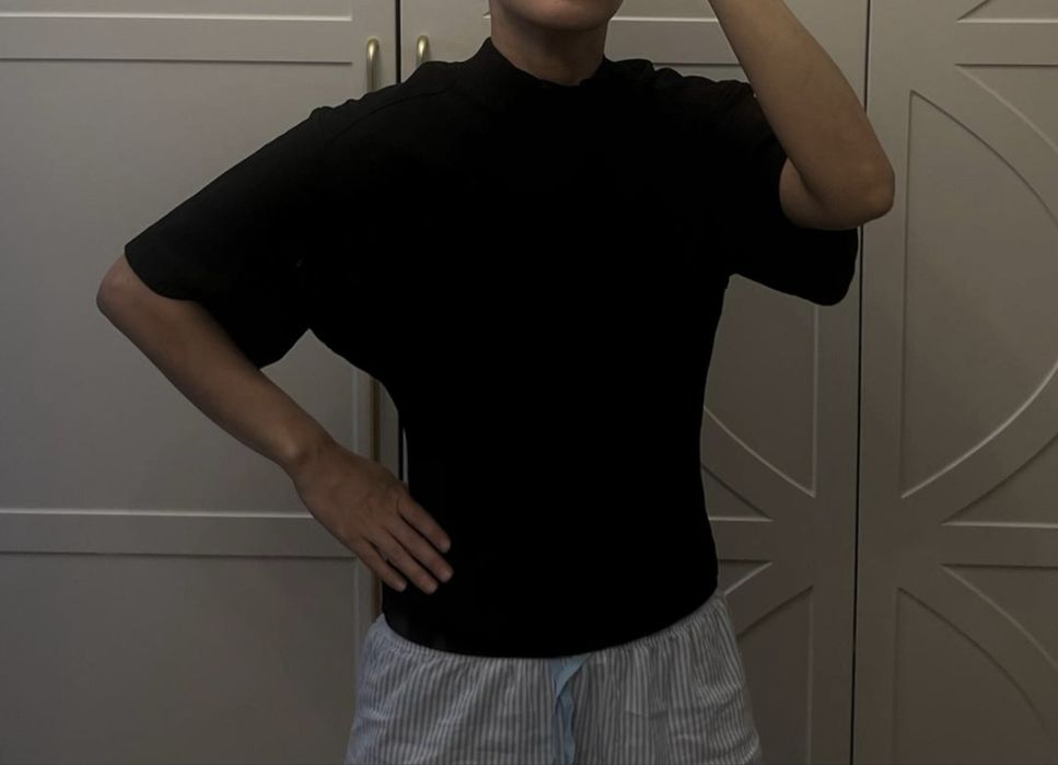 Топ Cos из плотного хлопка