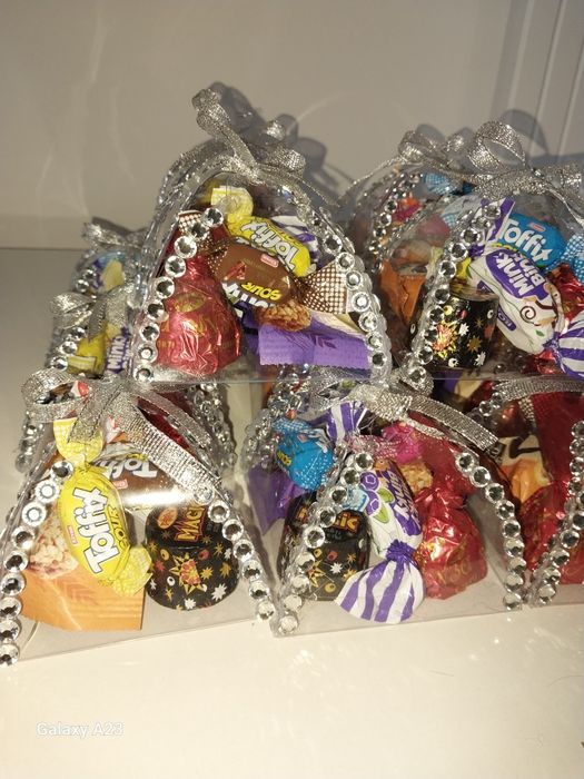 Конфеты, тойбастар, подарки