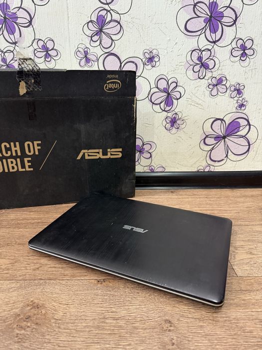 Ноутбук Asus полный комплект