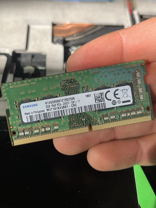 RAM памет за лаптоп 8GB DDR4 2400 MHz SODIMM. Оригинална Lenovo (FRU: 01AG710), със Samsung чипове.