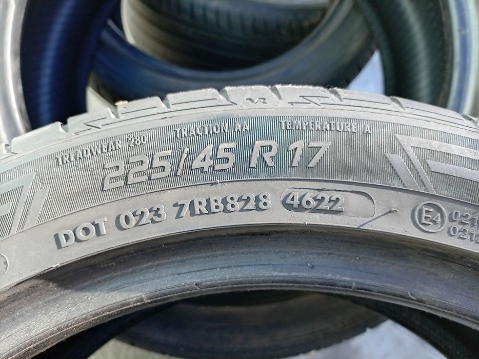 Гуми 225/45/17 4бр Вредерщайн 22г.