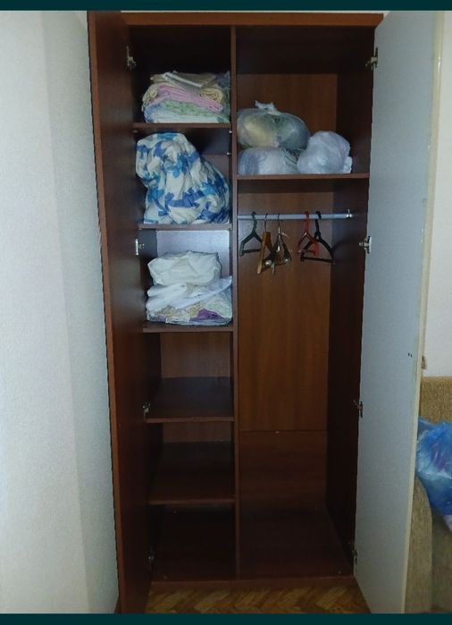 Шкаф с зеркалом продам недорого