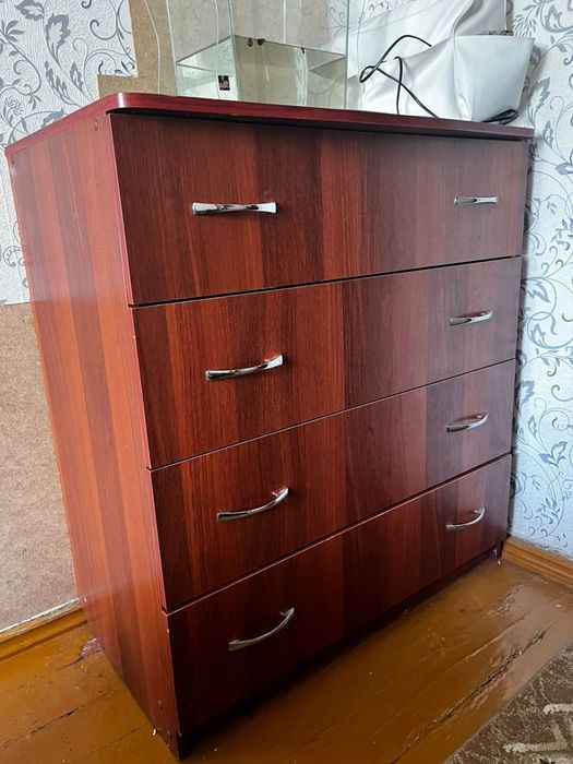 Продам комод для хранения