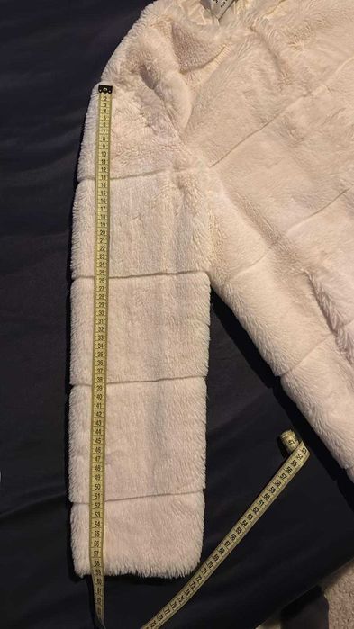 Haina din blana sintetica (Stradivarius) marimea S