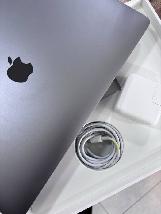 MacBook Air M1•8/256GB•99%Silver
