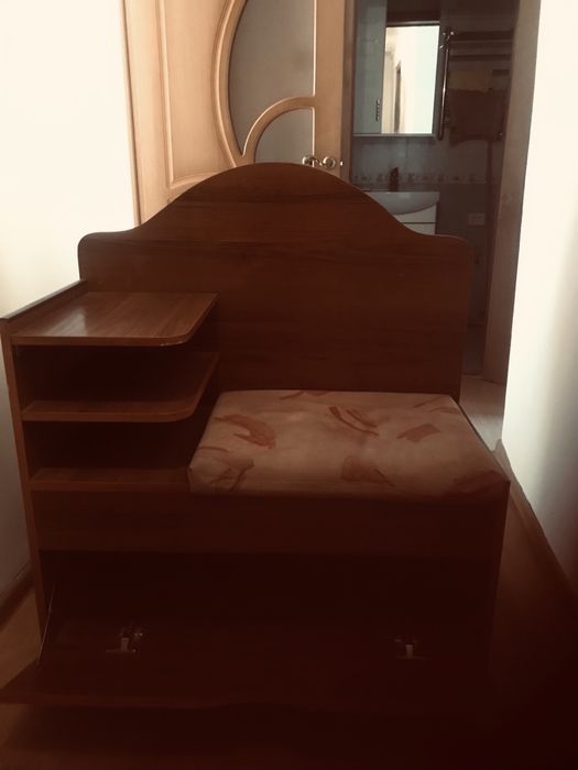 Продам прихожку с тумбой б/у