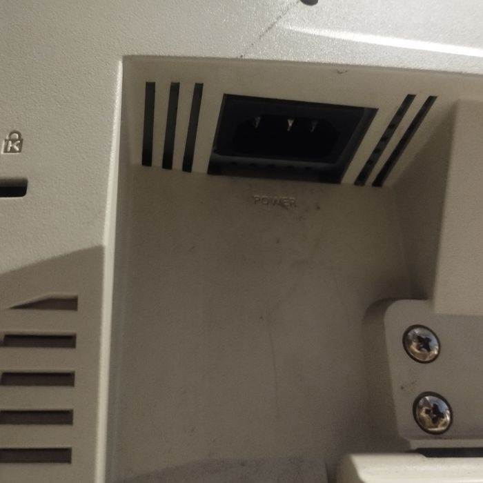 Монитор Samsung 17 дюймов с колонкой