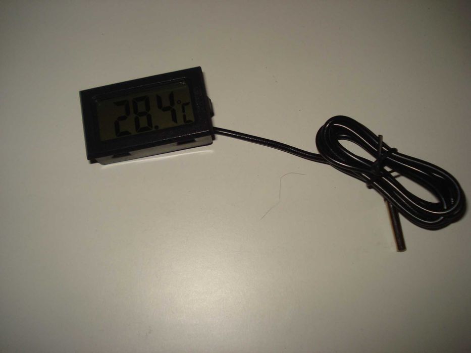 termometru digital cu sonda pe fir 1m + baterii