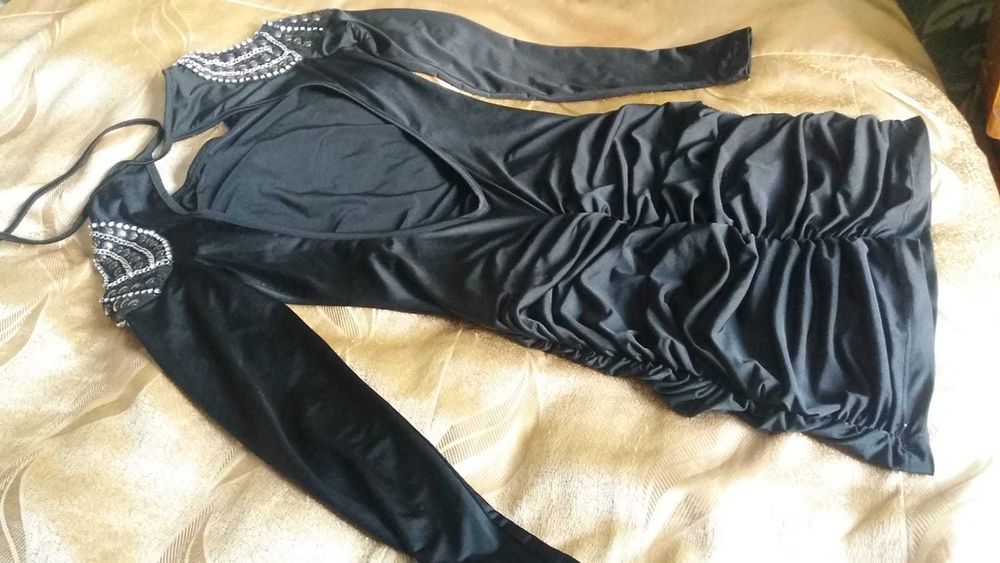 Продам: Чёрное платье 44-46 размер.