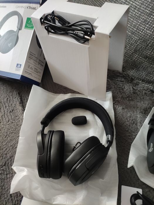 Продавам геймърски слушалки Trust GXT Forta (PlayStation Official Lice