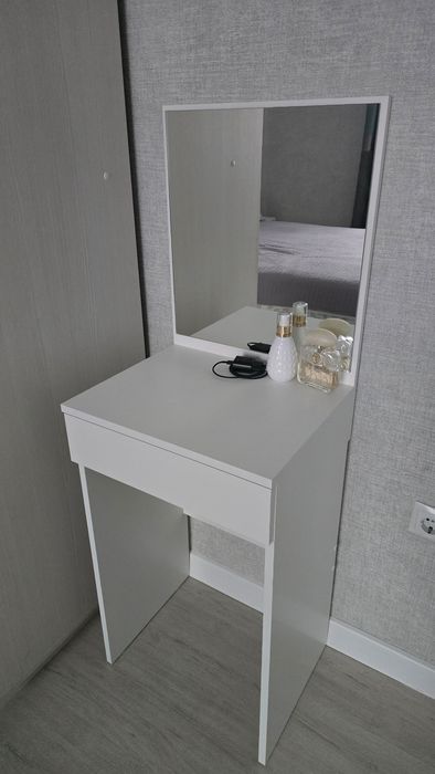 Туалетный столик новый