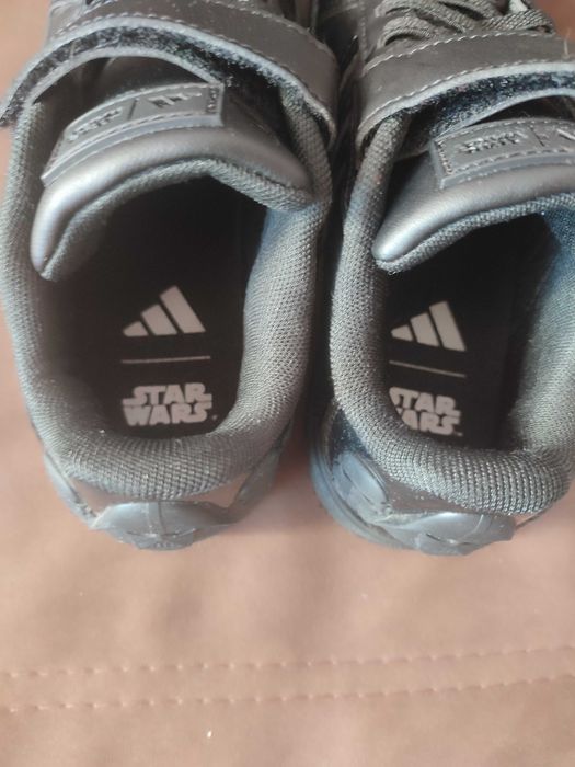 Детски маратонки ADIDAS Star Wars номер 33  1/2, цена 50 лв.