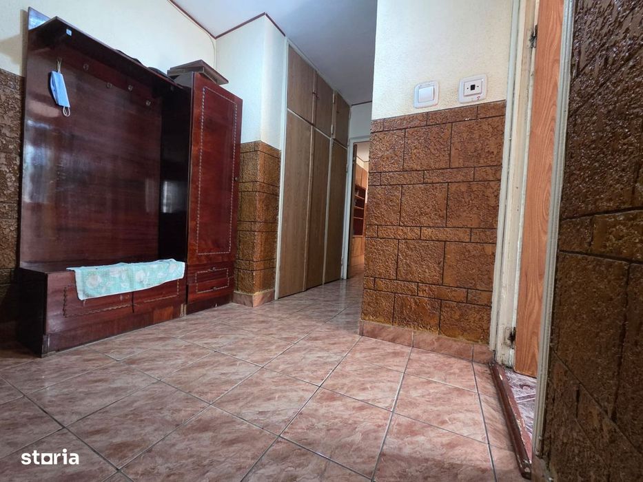 Apartament 3 camere, --Zona Anaf,--- Etaj.2/4