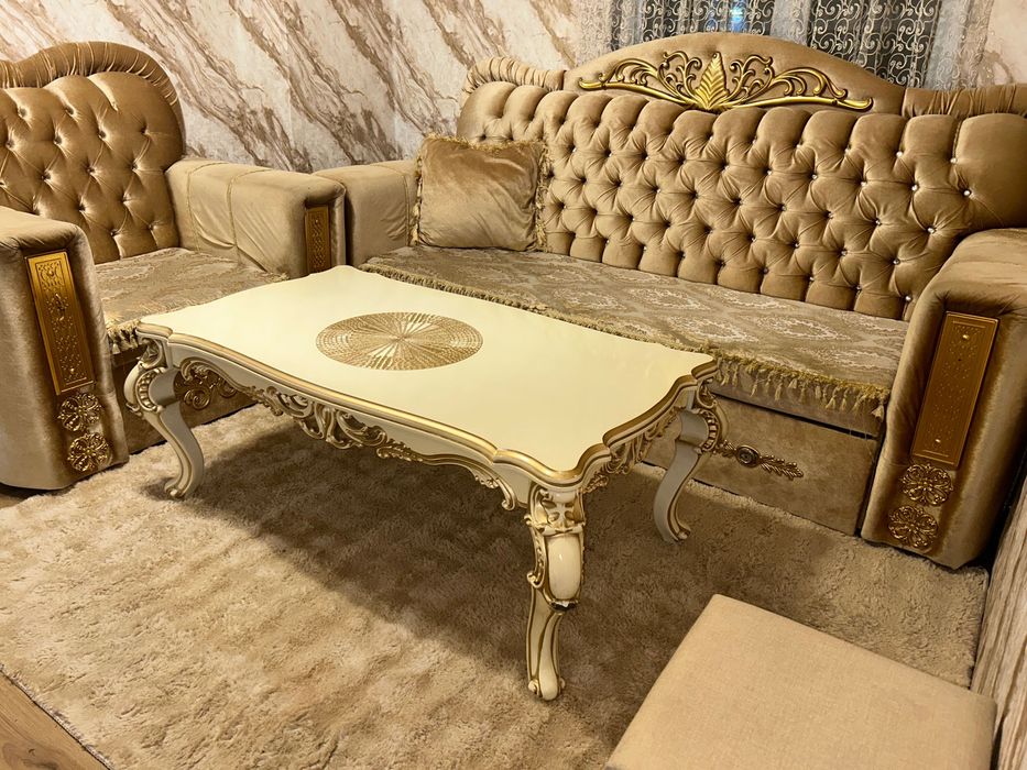 Холен диван + 2 фотьойла и маса