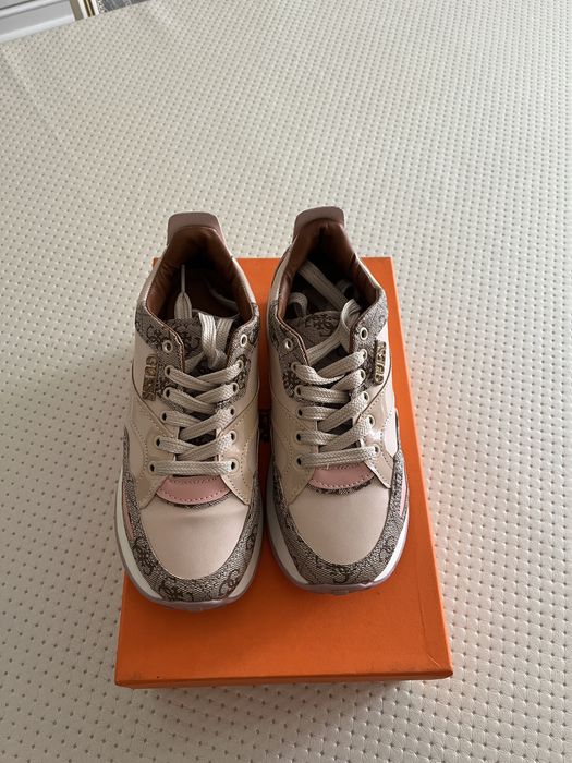 Кроссовки guess, новые