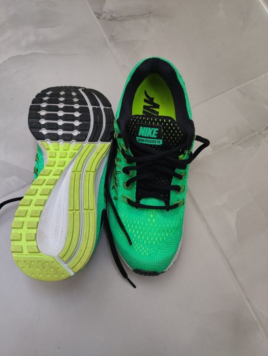Дамски маратонки Nike