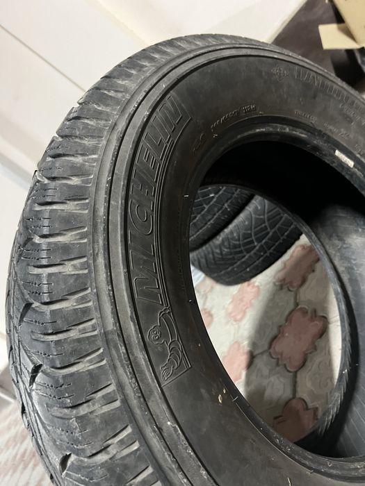 Продам зимнюю резину 265.   65 17 MICHELIN