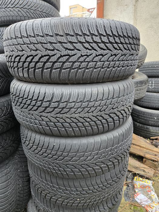 4бр. 205 55 16 Nokian зимни.