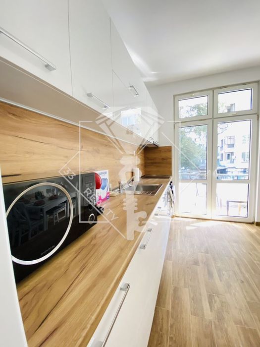 Продава се Тристаен апартамент в Пловдив, Каменица 1 - 110 кв.м за 2773 €/кв.м - Снимка #6